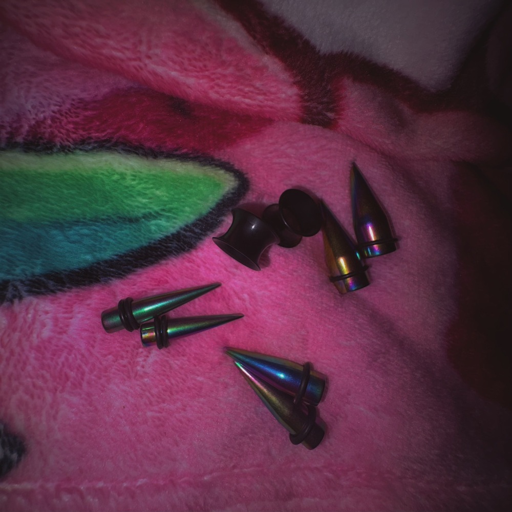 Iridescent Spike Ear Tapers Set - Rainbow Metallic